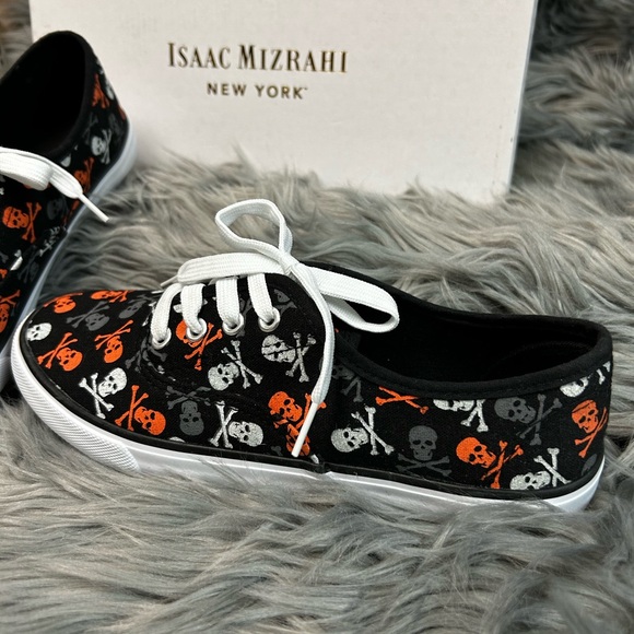 NIB Isaac Mizrahi Halloween Glow In The Dark Black Grey Orange Skull Crossbones - Picture 4 of 5